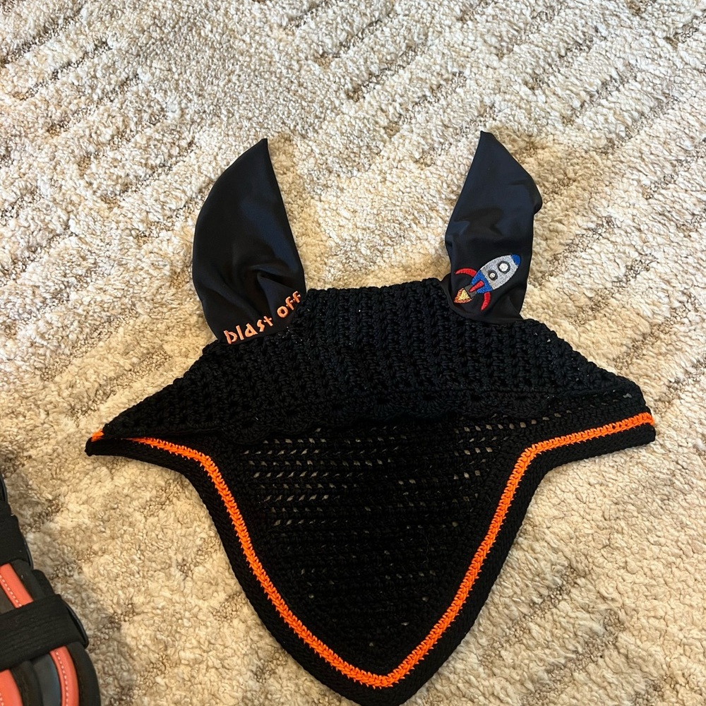 Equifit and Equstar custom horse bonnet and boots - Picture 8 of 9